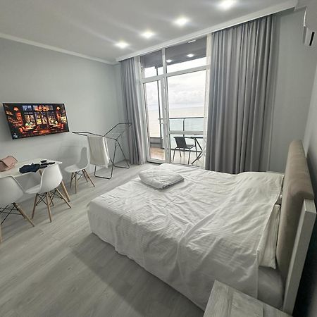 Bi Residence Sea View Luxury Batoumi Extérieur photo