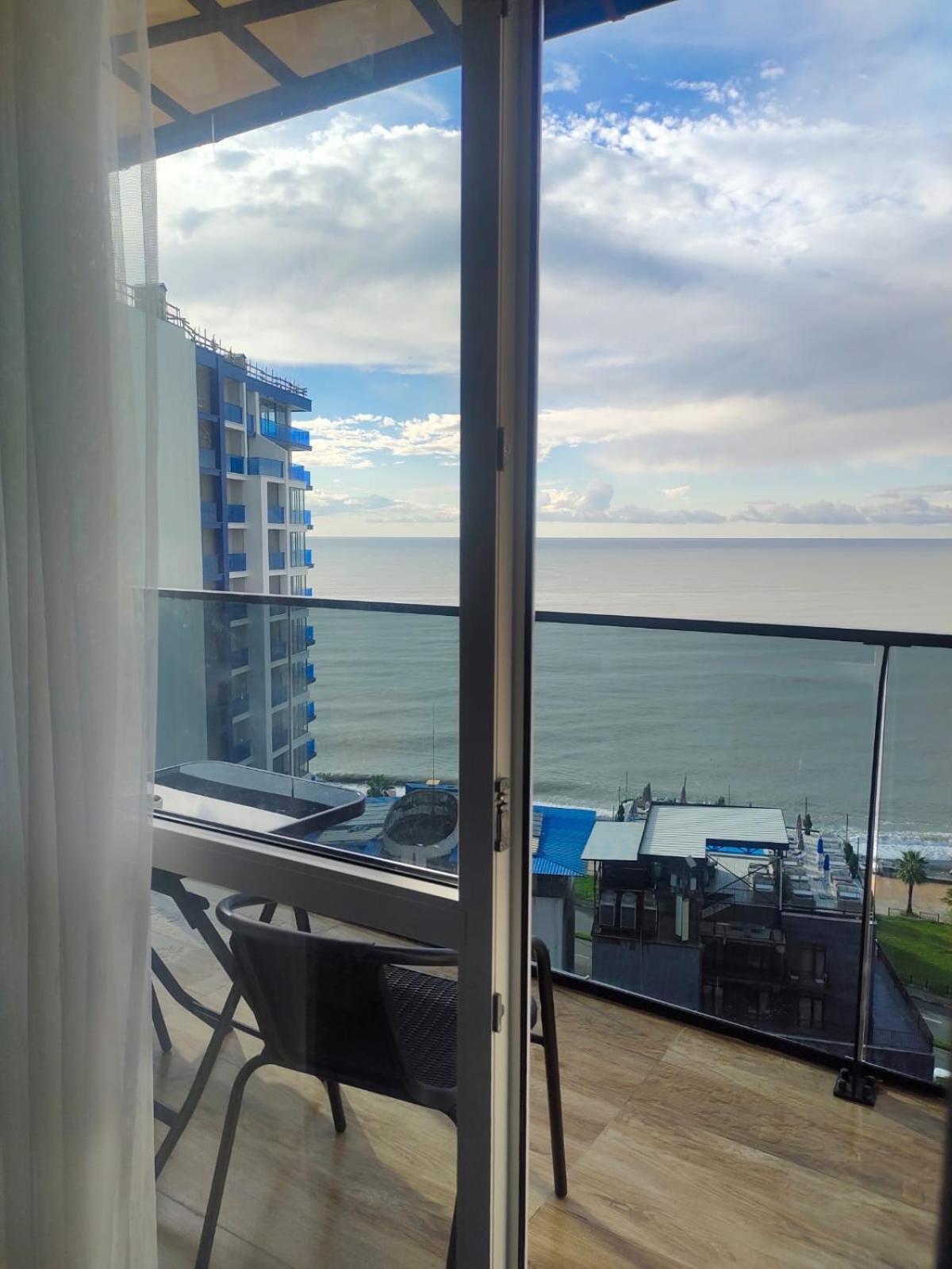 Bi Residence Sea View Luxury Batoumi Extérieur photo