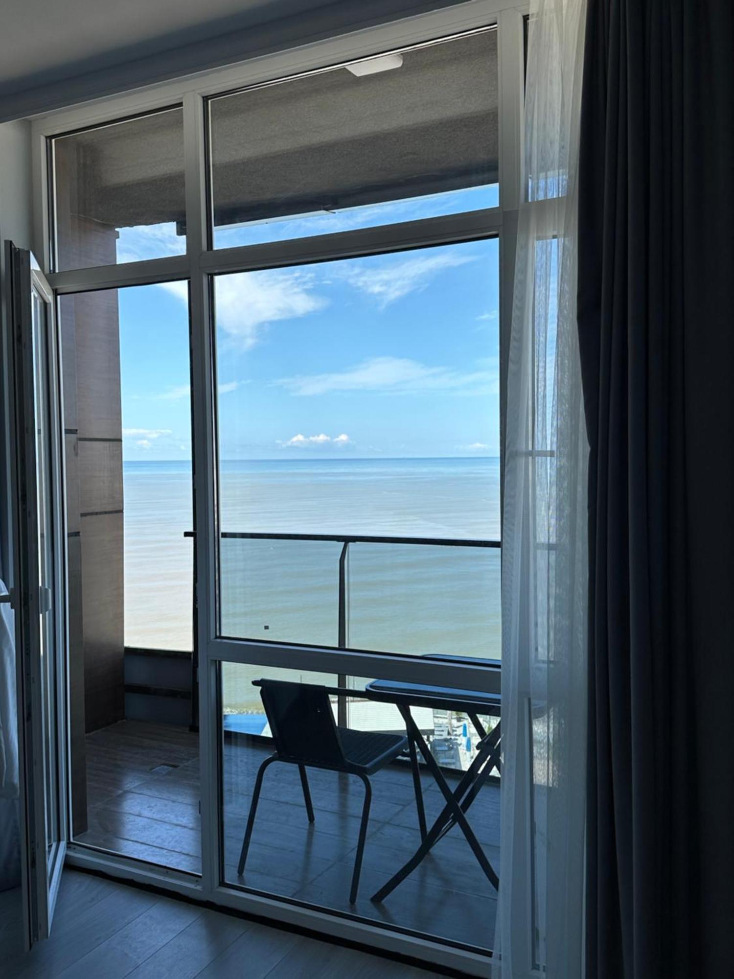 Bi Residence Sea View Luxury Batoumi Extérieur photo
